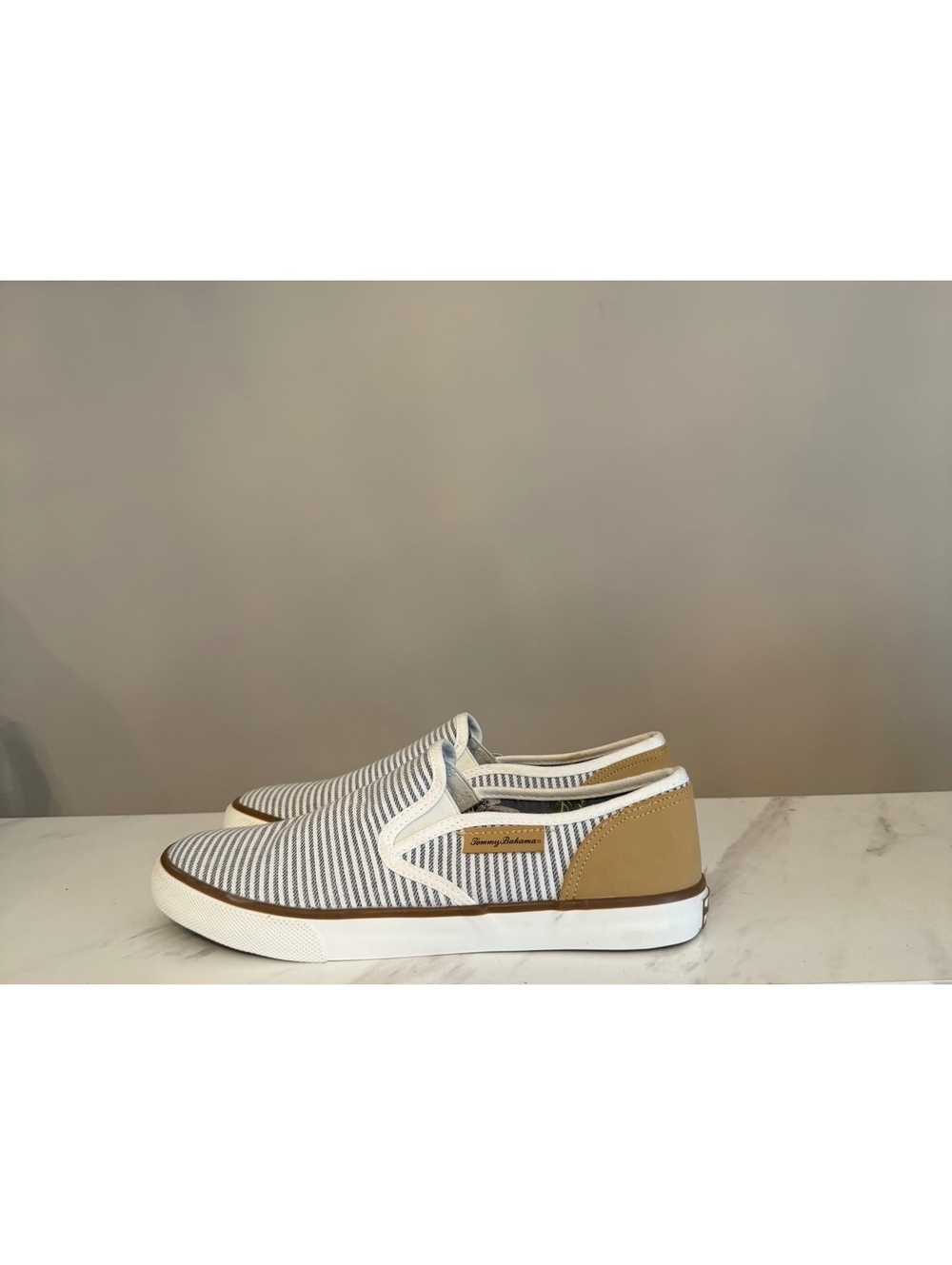 Tommy Bahama Womens Striped Slip On Canvas Sneakers NWT Size 9.5